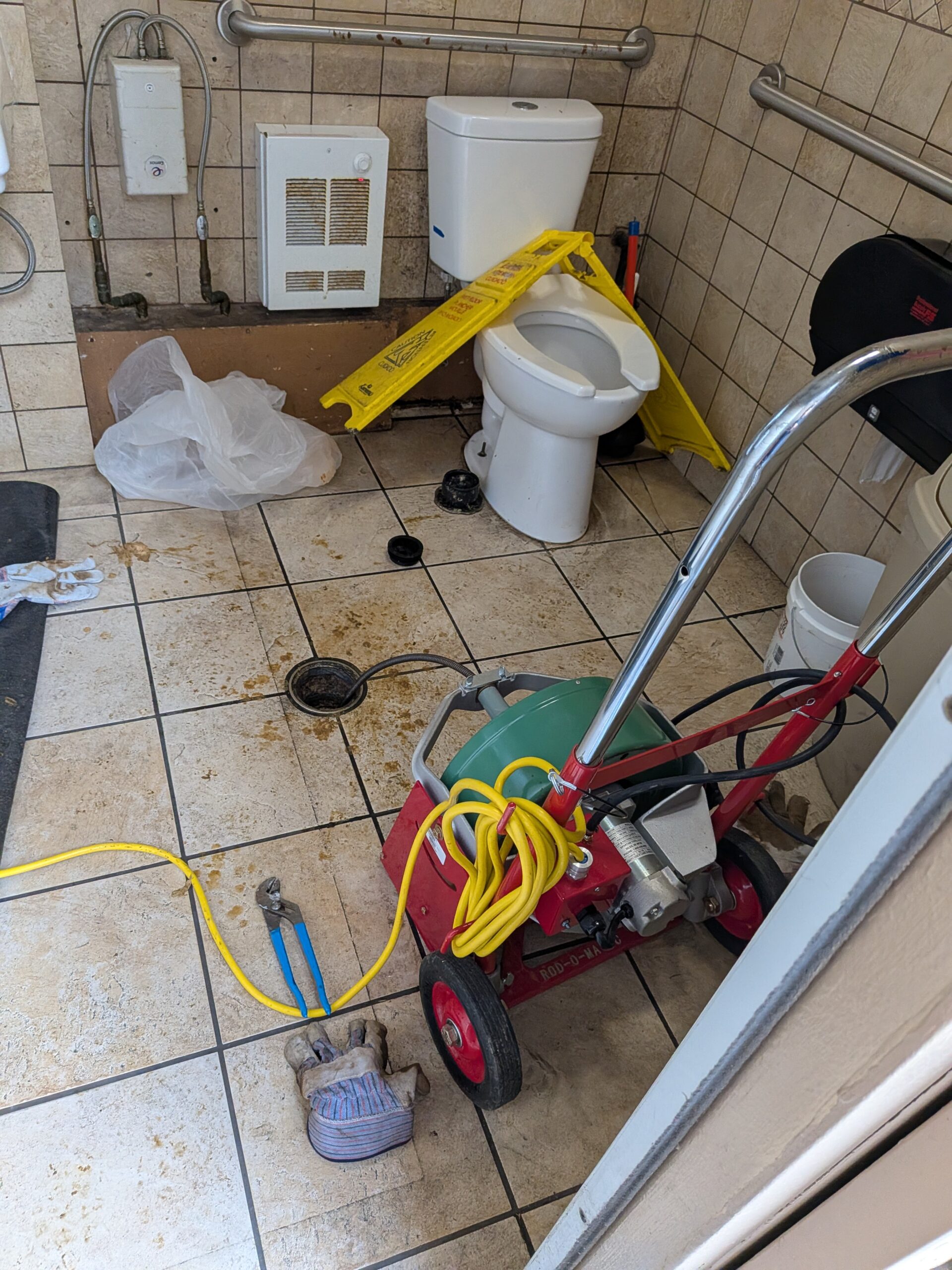 24/7 emergency plumber in Chattanooga TN clearing a severe drain backup